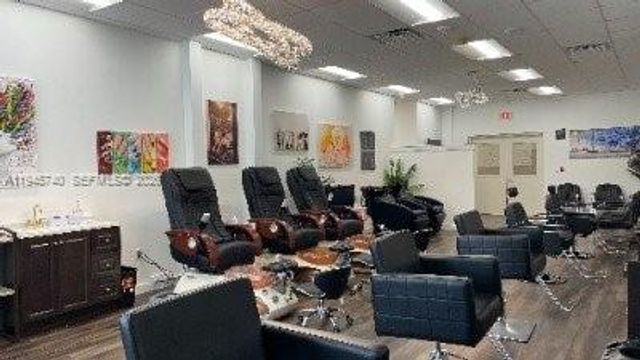 459 Lakeview Dr 1, Weston, FL 33326