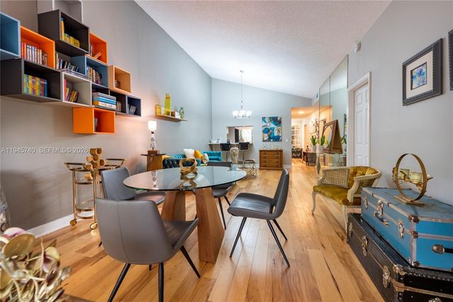 459 Lakeview Dr 1, Weston, FL 33326