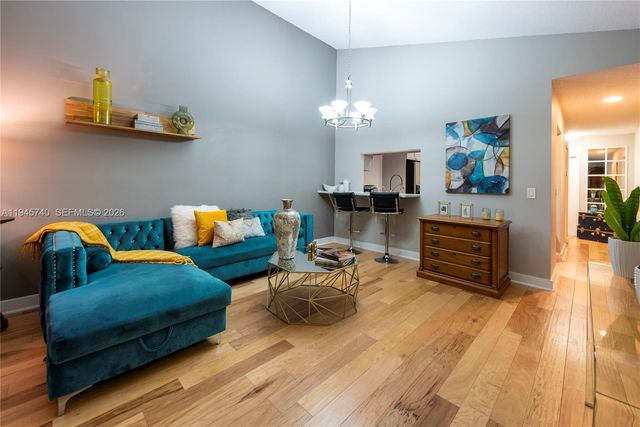 459 Lakeview Dr 1, Weston, FL 33326