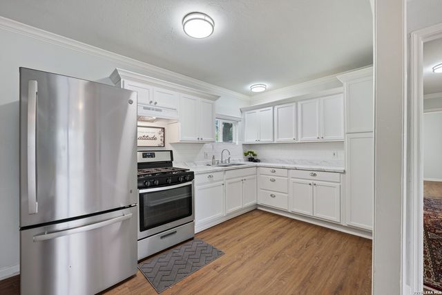 611 Kashmuir Pl, San Antonio, TX 78223