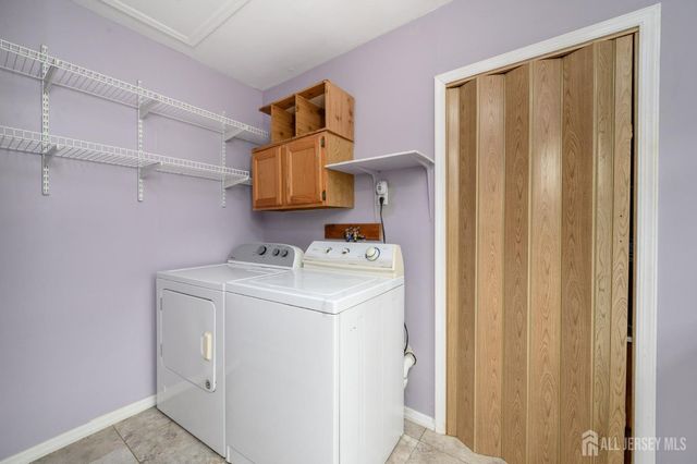 8 Lumsden Court, Toms River, NJ 08757