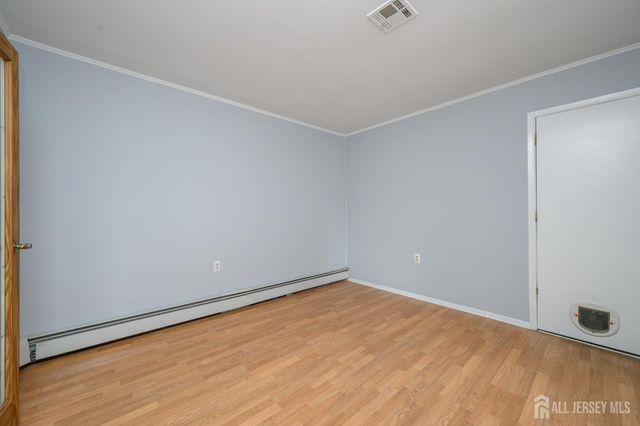 8 Lumsden Court, Toms River, NJ 08757