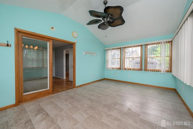 8 Lumsden Court, Toms River, NJ 08757