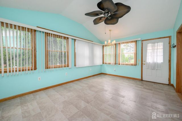 8 Lumsden Court, Toms River, NJ 08757
