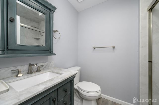 8 Lumsden Court, Toms River, NJ 08757
