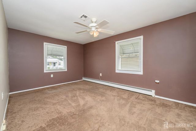 8 Lumsden Court, Toms River, NJ 08757