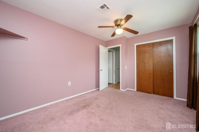 8 Lumsden Court, Toms River, NJ 08757