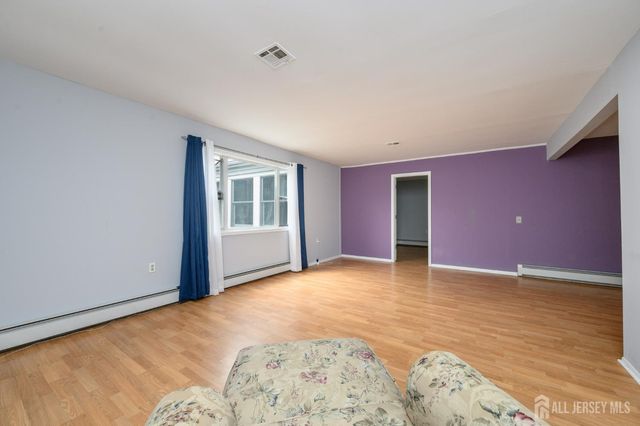 8 Lumsden Court, Toms River, NJ 08757