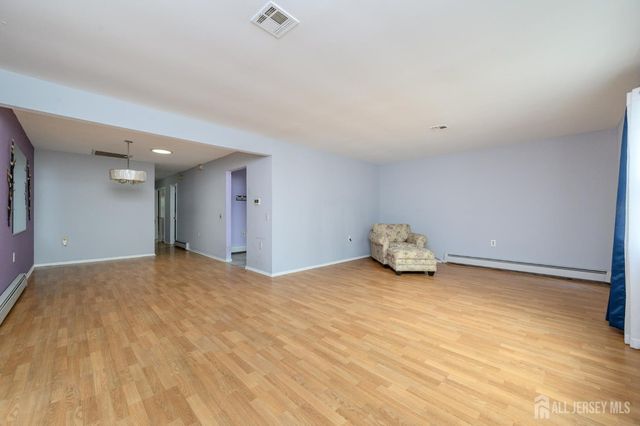 8 Lumsden Court, Toms River, NJ 08757