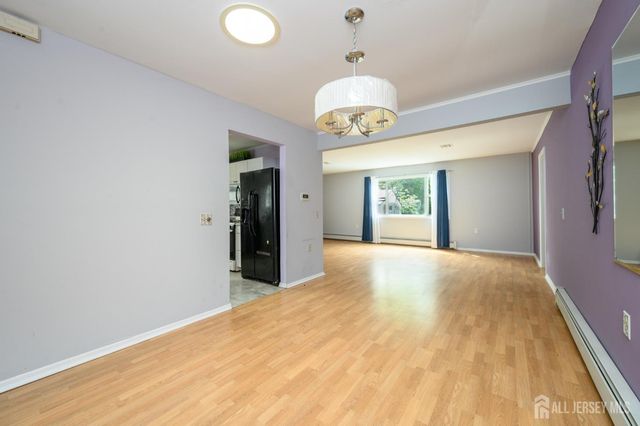 8 Lumsden Court, Toms River, NJ 08757