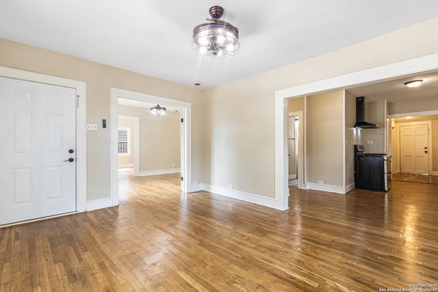 2114 Lee Hall, San Antonio, TX 78201