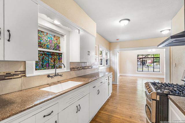 2114 Lee Hall, San Antonio, TX 78201
