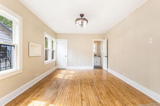 2114 Lee Hall, San Antonio, TX 78201
