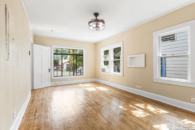 2114 Lee Hall, San Antonio, TX 78201