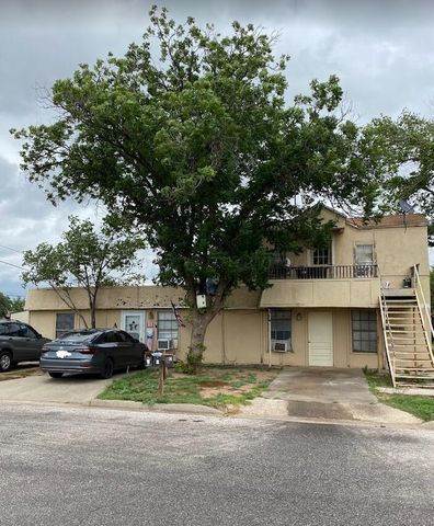 805 8TH Avenue, Canyon, TX 79015