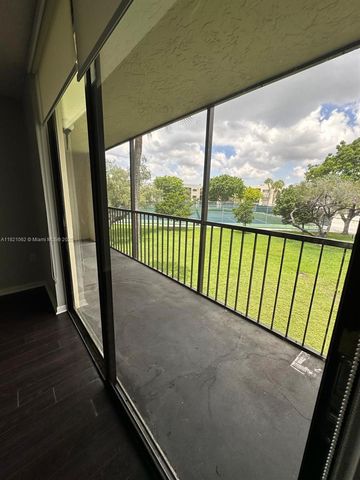 8015 SW 107th Ave 220, Miami, FL 33173