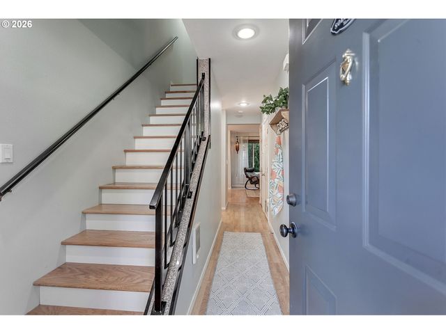 7175 Sw SAGERT St 102, Tualatin, OR 97062