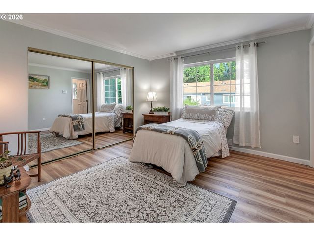 7175 Sw SAGERT St 102, Tualatin, OR 97062