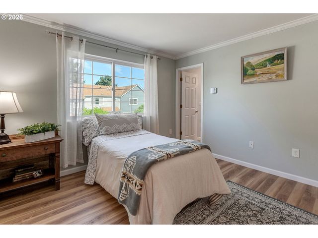 7175 Sw SAGERT St 102, Tualatin, OR 97062