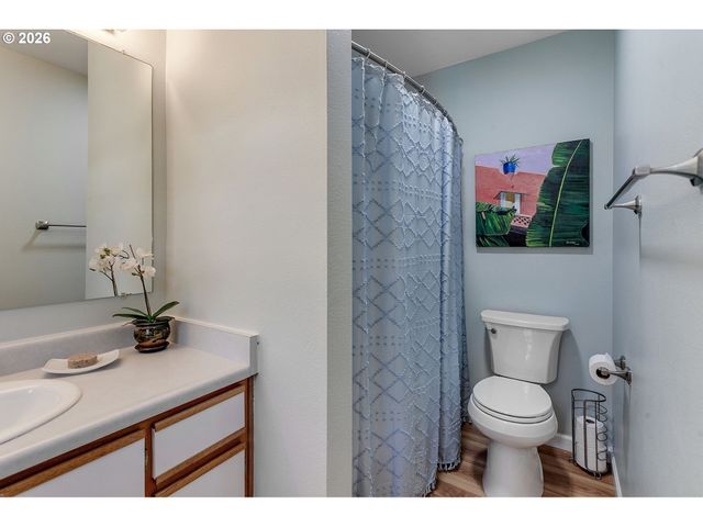 7175 Sw SAGERT St 102, Tualatin, OR 97062