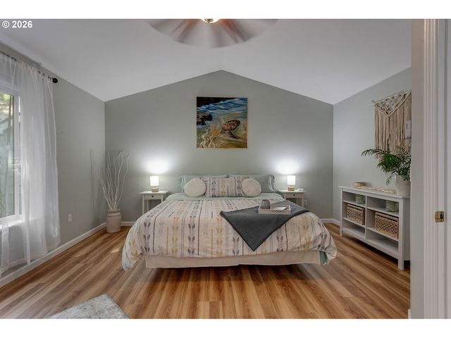 7175 Sw SAGERT St 102, Tualatin, OR 97062