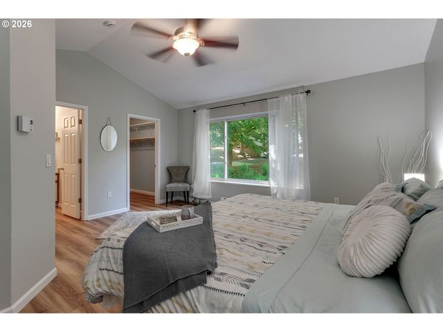 7175 Sw SAGERT St 102, Tualatin, OR 97062