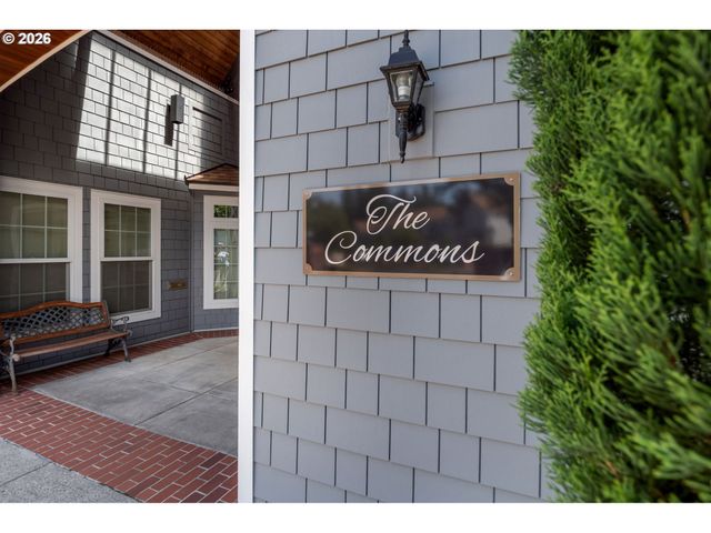 7175 Sw SAGERT St 102, Tualatin, OR 97062