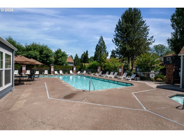 7175 Sw SAGERT St 102, Tualatin, OR 97062