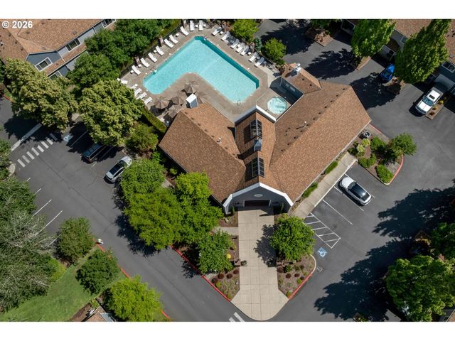 7175 Sw SAGERT St 102, Tualatin, OR 97062