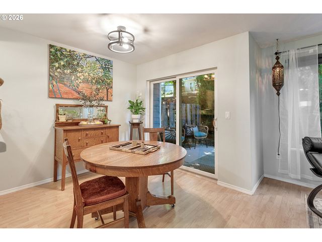 7175 Sw SAGERT St 102, Tualatin, OR 97062