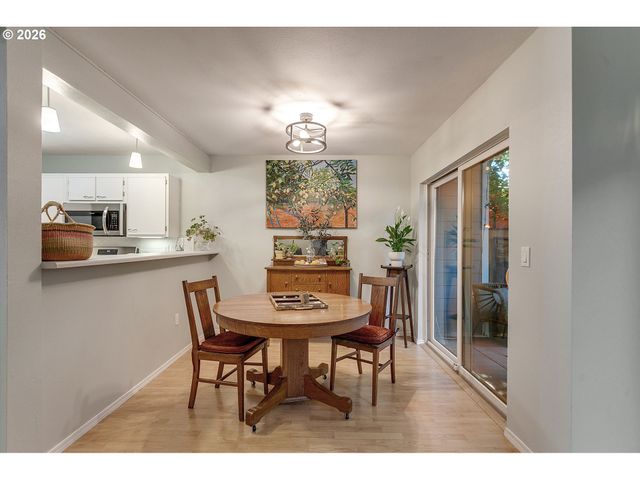 7175 Sw SAGERT St 102, Tualatin, OR 97062