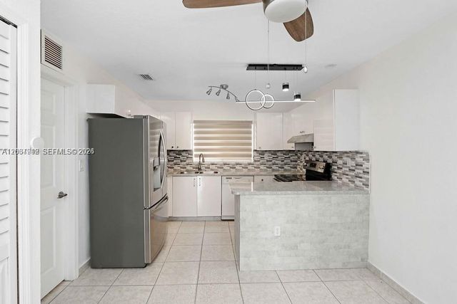 242 E 3rd Street 205, Hialeah, FL 33010
