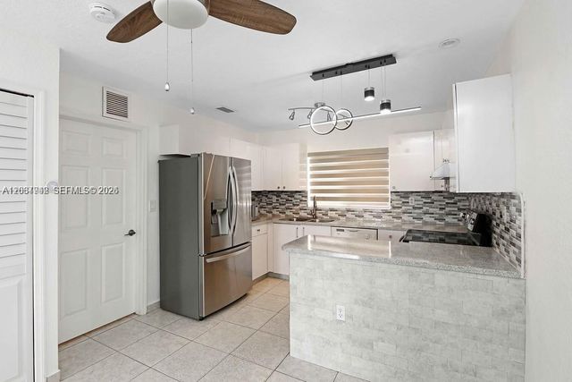 242 E 3rd Street 205, Hialeah, FL 33010