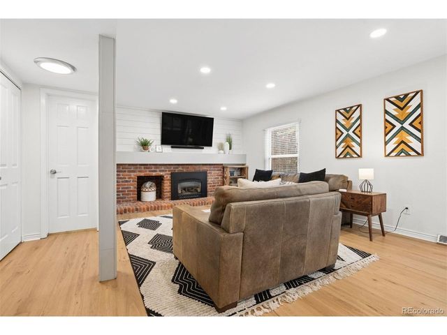 7626 S Willow Way, Centennial, CO 80112