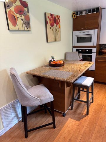 10013 Foxboro Cir, San Ramon, CA 94583