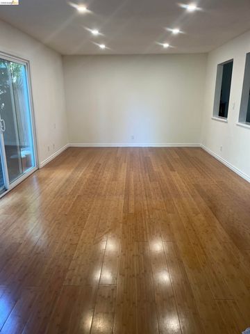 10013 Foxboro Cir, San Ramon, CA 94583