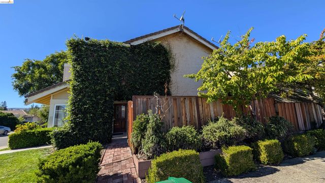 10013 Foxboro Cir, San Ramon, CA 94583