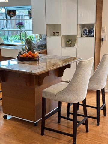 10013 Foxboro Cir, San Ramon, CA 94583