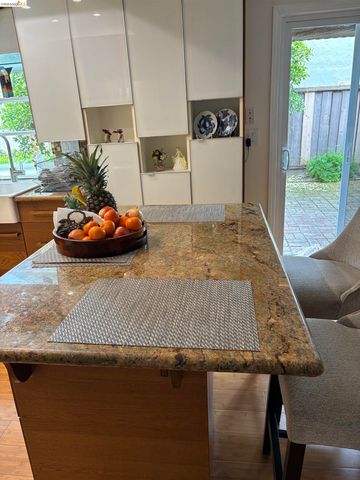 10013 Foxboro Cir, San Ramon, CA 94583