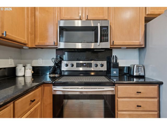 20624 NOBLE Ln, West Linn, OR 97068