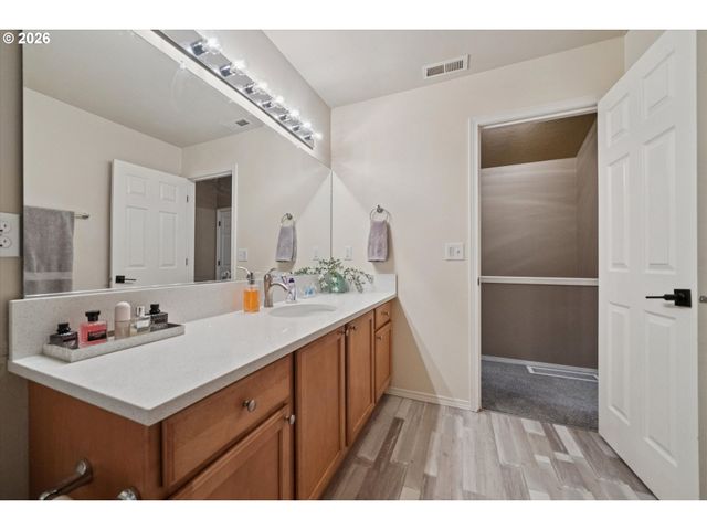 20624 NOBLE Ln, West Linn, OR 97068