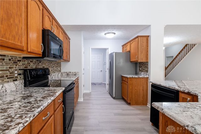 5811 Oak Creek Trail, Huber Heights, OH 45424