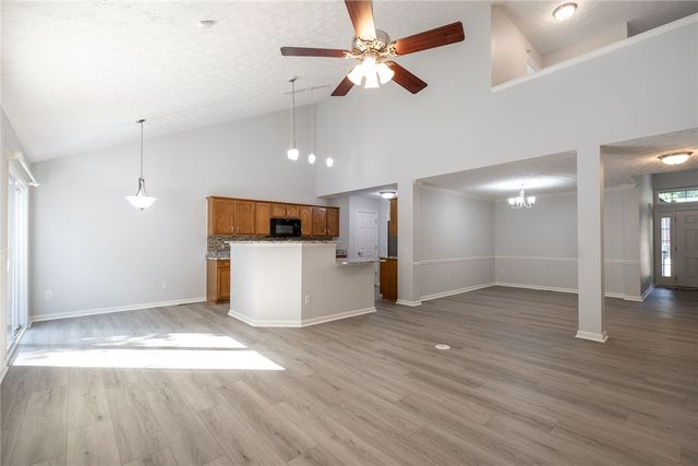 5811 Oak Creek Trail, Huber Heights, OH 45424