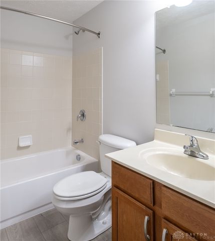 5811 Oak Creek Trail, Huber Heights, OH 45424