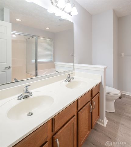 5811 Oak Creek Trail, Huber Heights, OH 45424