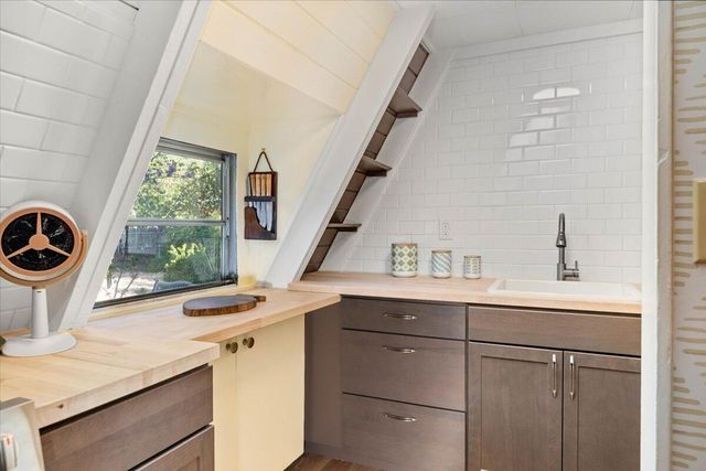 1289 Arizona Street, Redding, CA 96002