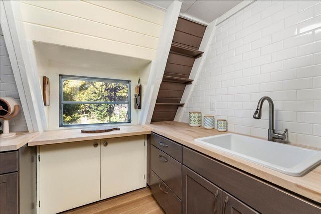 1289 Arizona Street, Redding, CA 96002