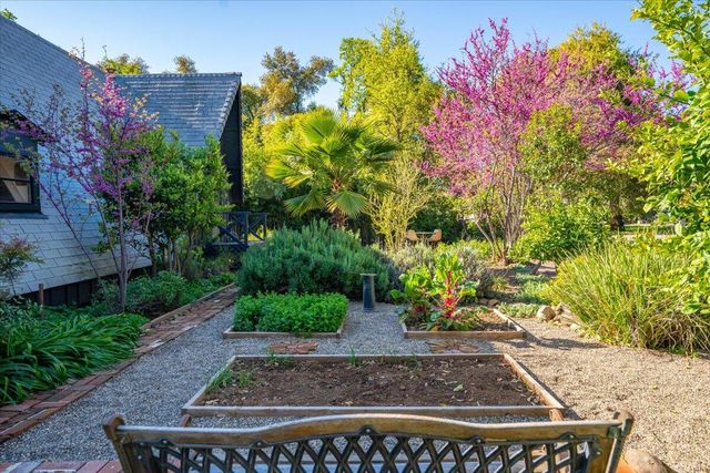 1289 Arizona Street, Redding, CA 96002