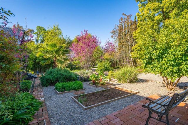 1289 Arizona Street, Redding, CA 96002