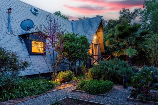 1289 Arizona Street, Redding, CA 96002